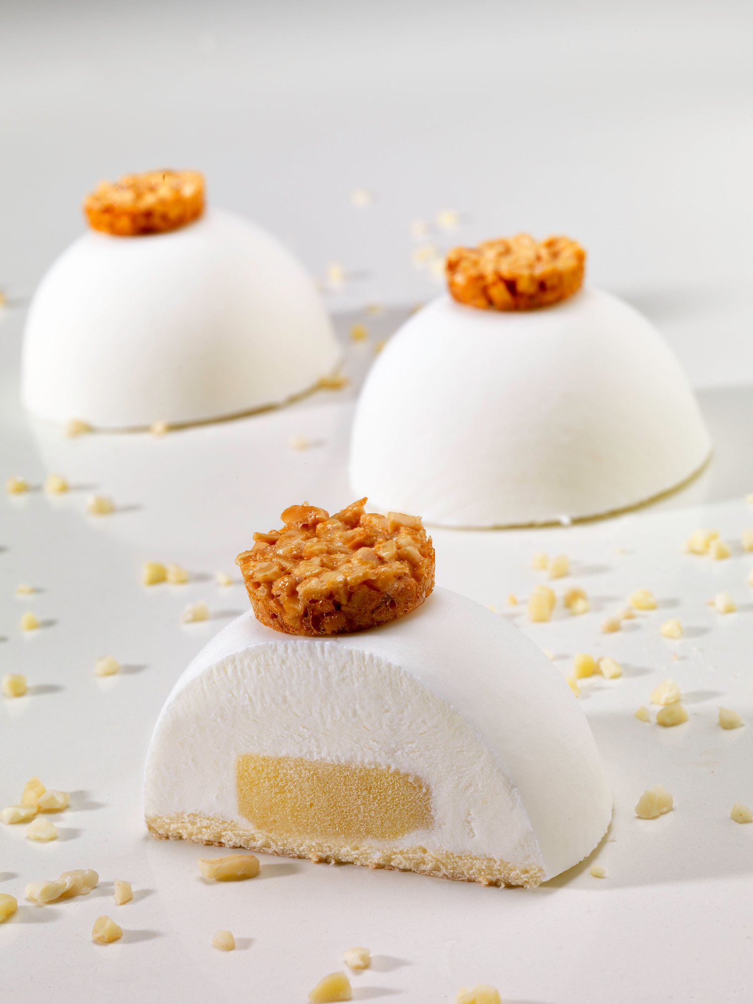 Cu╠üpula de queso crema con manzana caramelizada